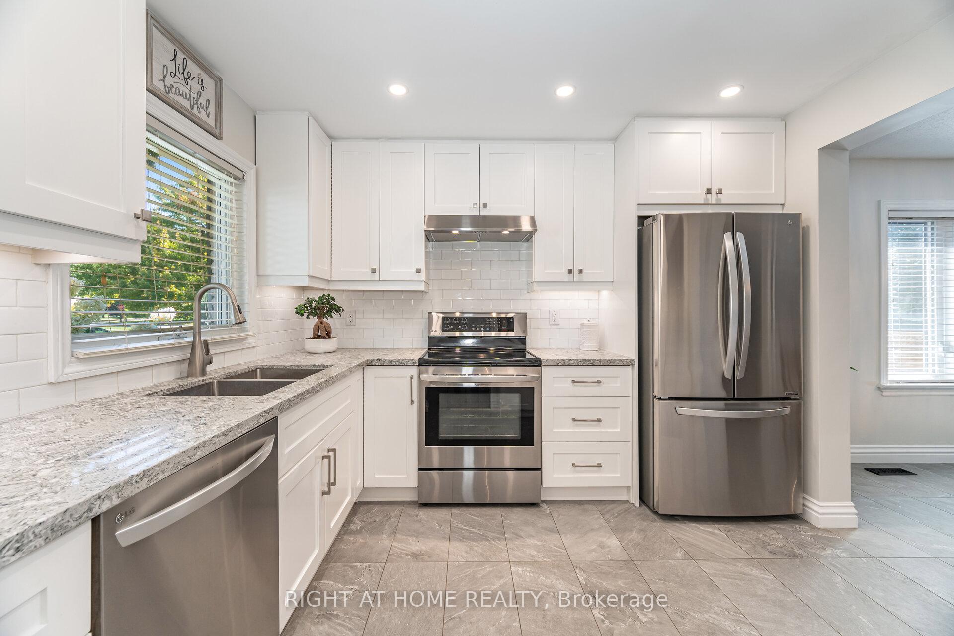 Photo 7 of 4 Cantrill Court, Brampton, Heart Lake West — HOMEH