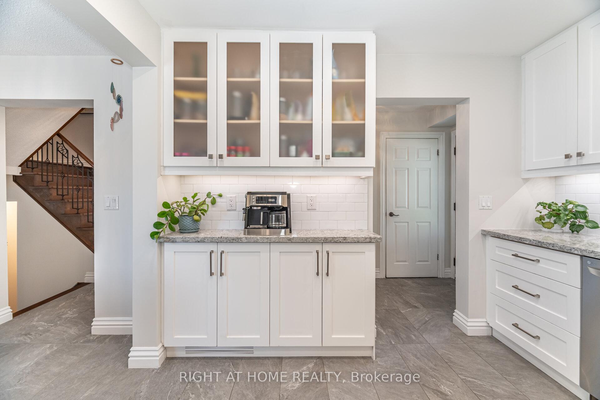 Photo 8 of 4 Cantrill Court, Brampton, Heart Lake West — HOMEH