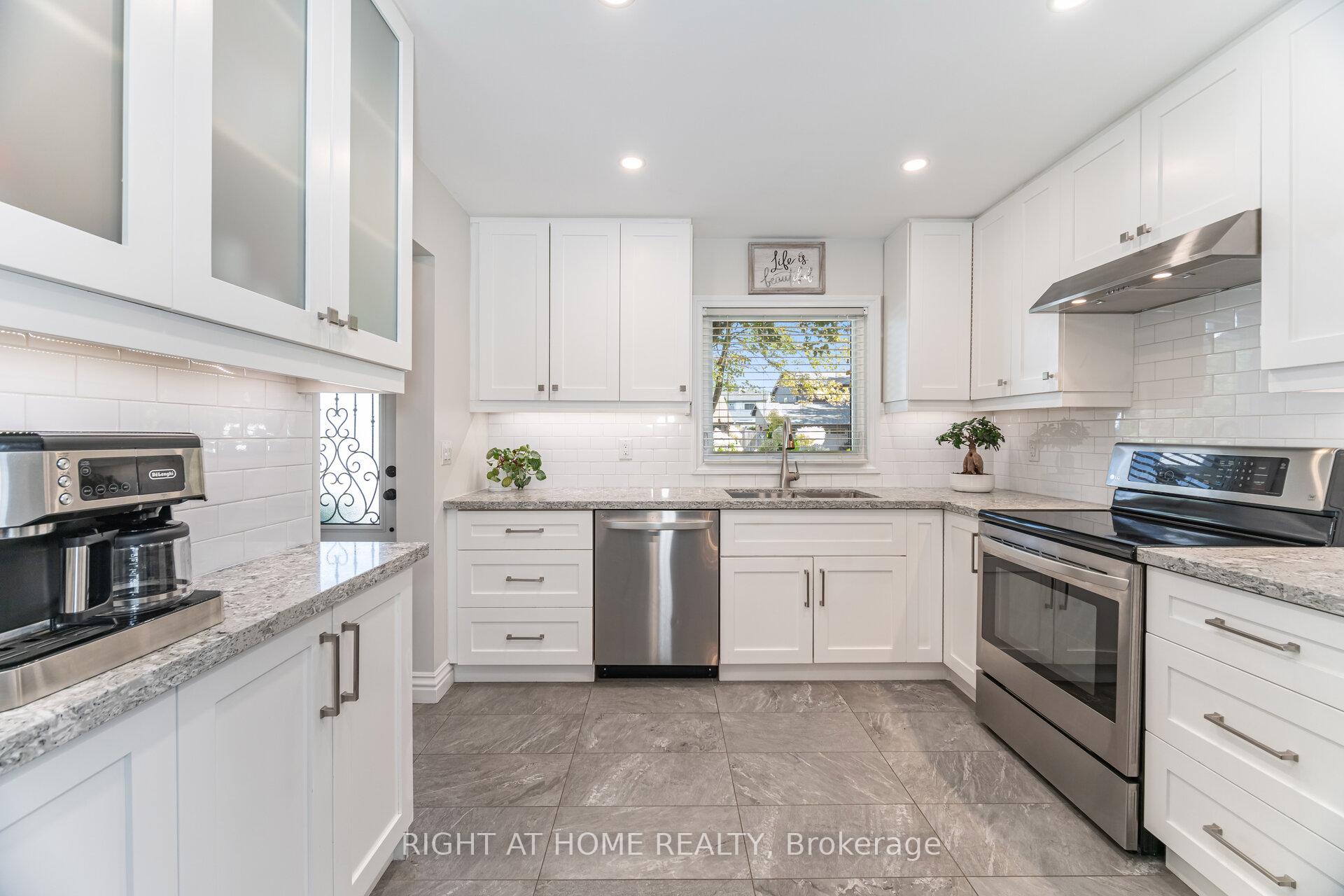 Photo 9 of 4 Cantrill Court, Brampton, Heart Lake West — HOMEH