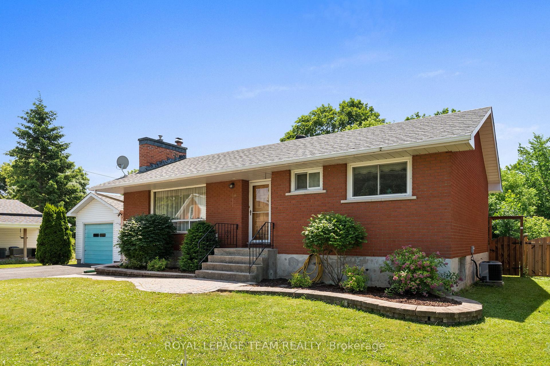 Photo 4 of 50 Queen Street N, Carleton Place — HOMEH