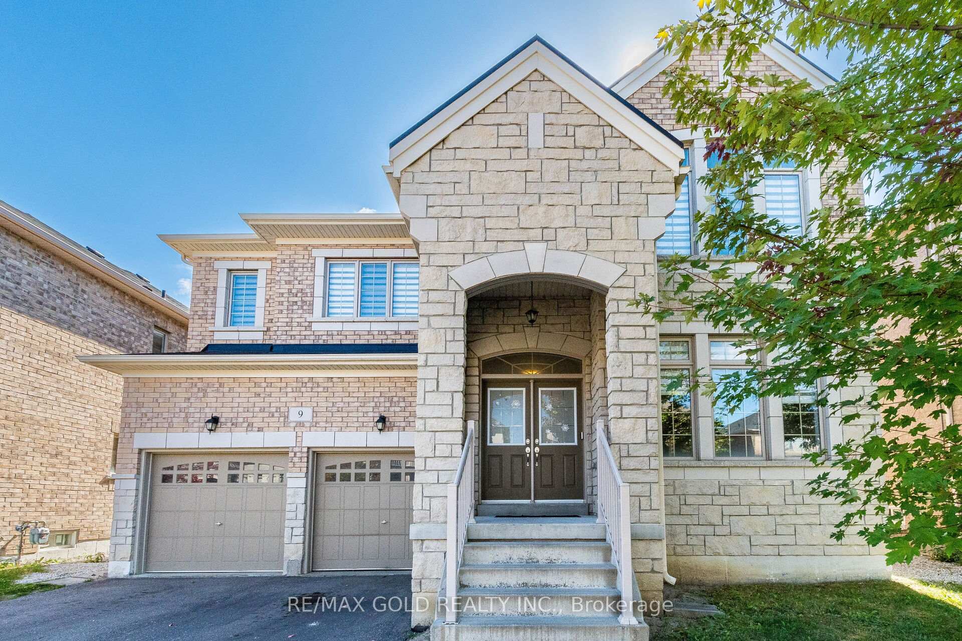 Photo 2 of 9 Venue Road, Brampton, Toronto Gore Rural Estate — HOMEH