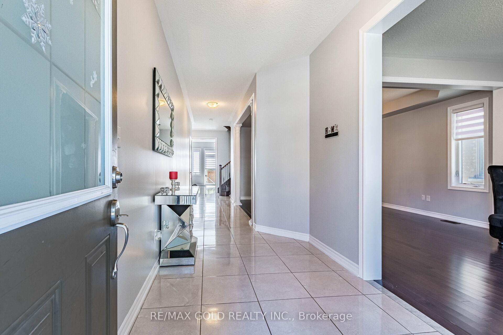 Photo 4 of 9 Venue Road, Brampton, Toronto Gore Rural Estate — HOMEH
