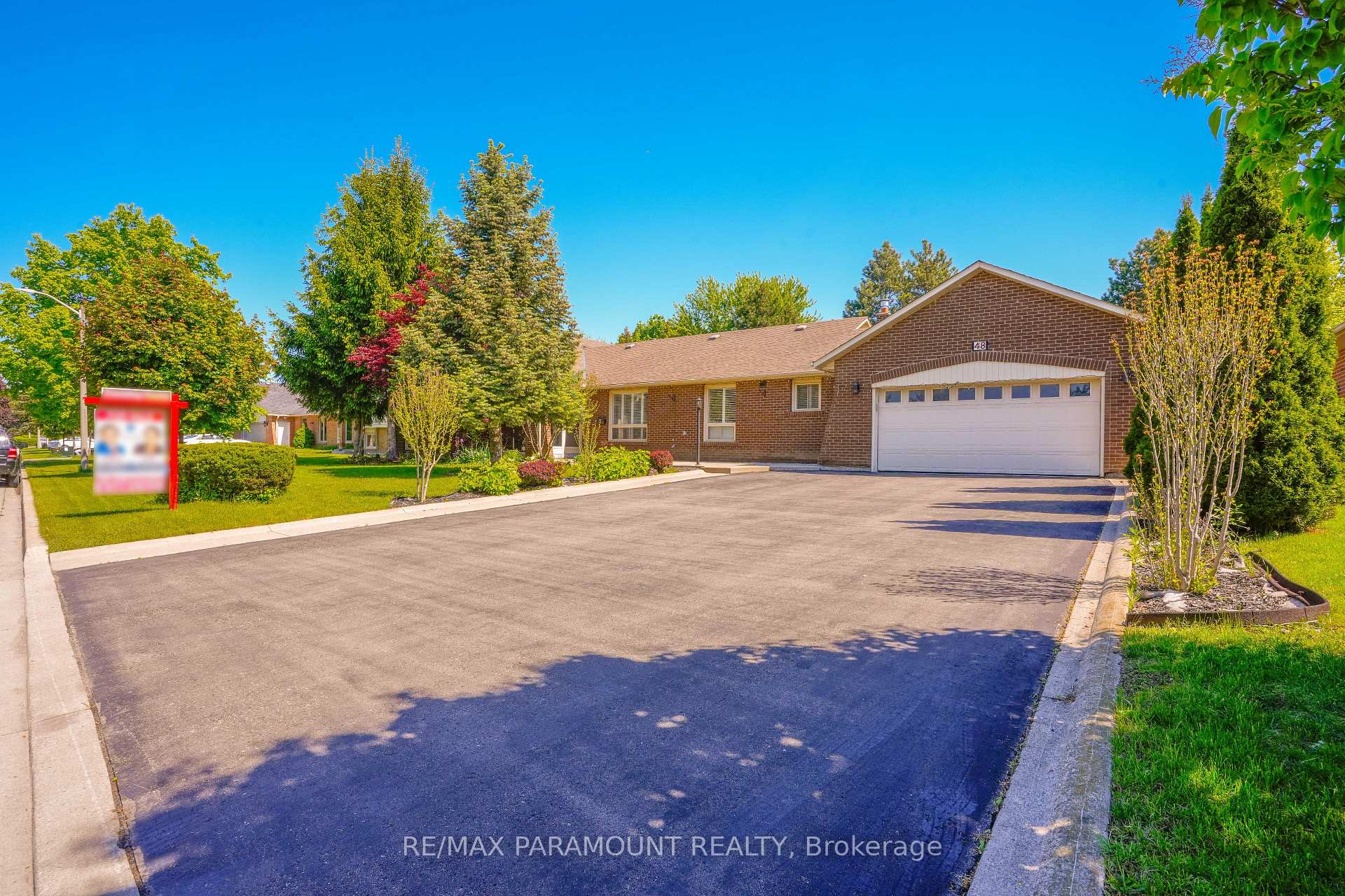 Photo 2 of 48 Boreham Circle, Brampton, Snelgrove — HOMEH