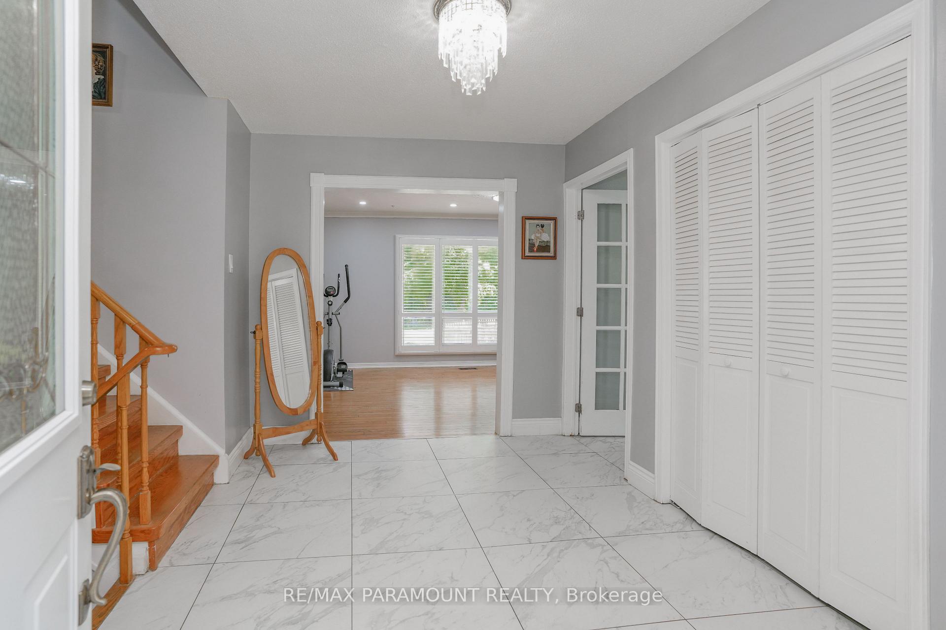 Photo 4 of 48 Boreham Circle, Brampton, Snelgrove — HOMEH
