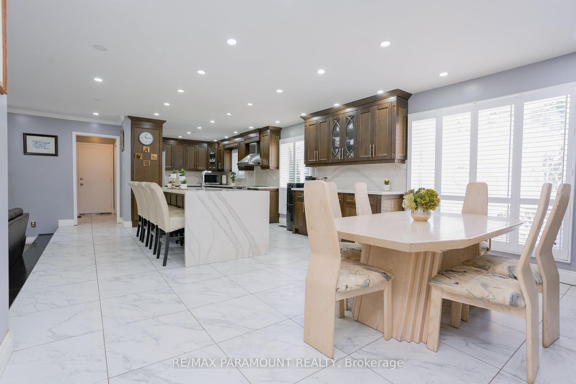 Photo 5 of 48 Boreham Circle, Brampton, Snelgrove — HOMEH
