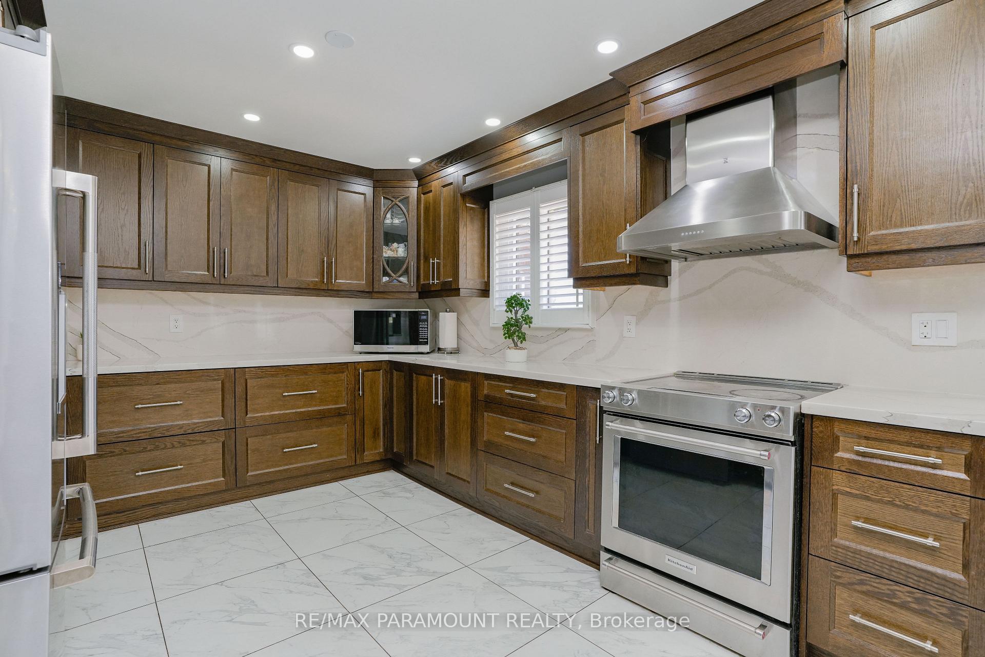 Photo 9 of 48 Boreham Circle, Brampton, Snelgrove — HOMEH