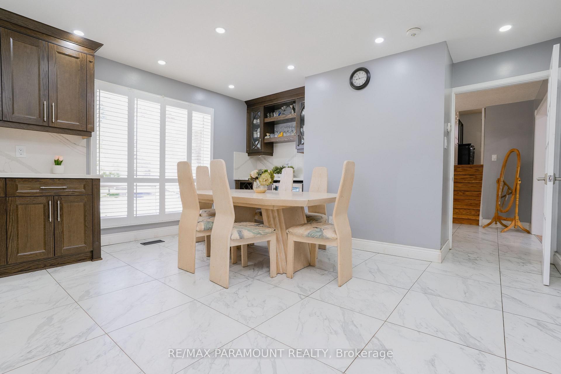 Photo 12 of 48 Boreham Circle, Brampton, Snelgrove — HOMEH