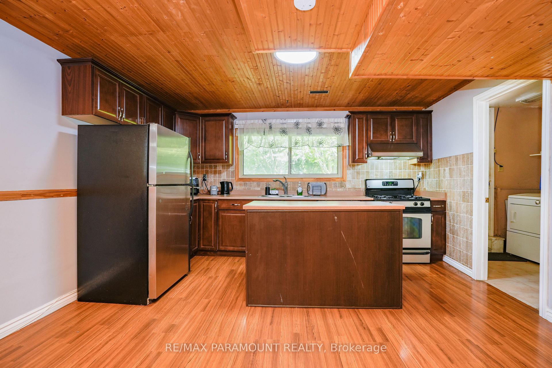 Photo 32 of 48 Boreham Circle, Brampton, Snelgrove — HOMEH
