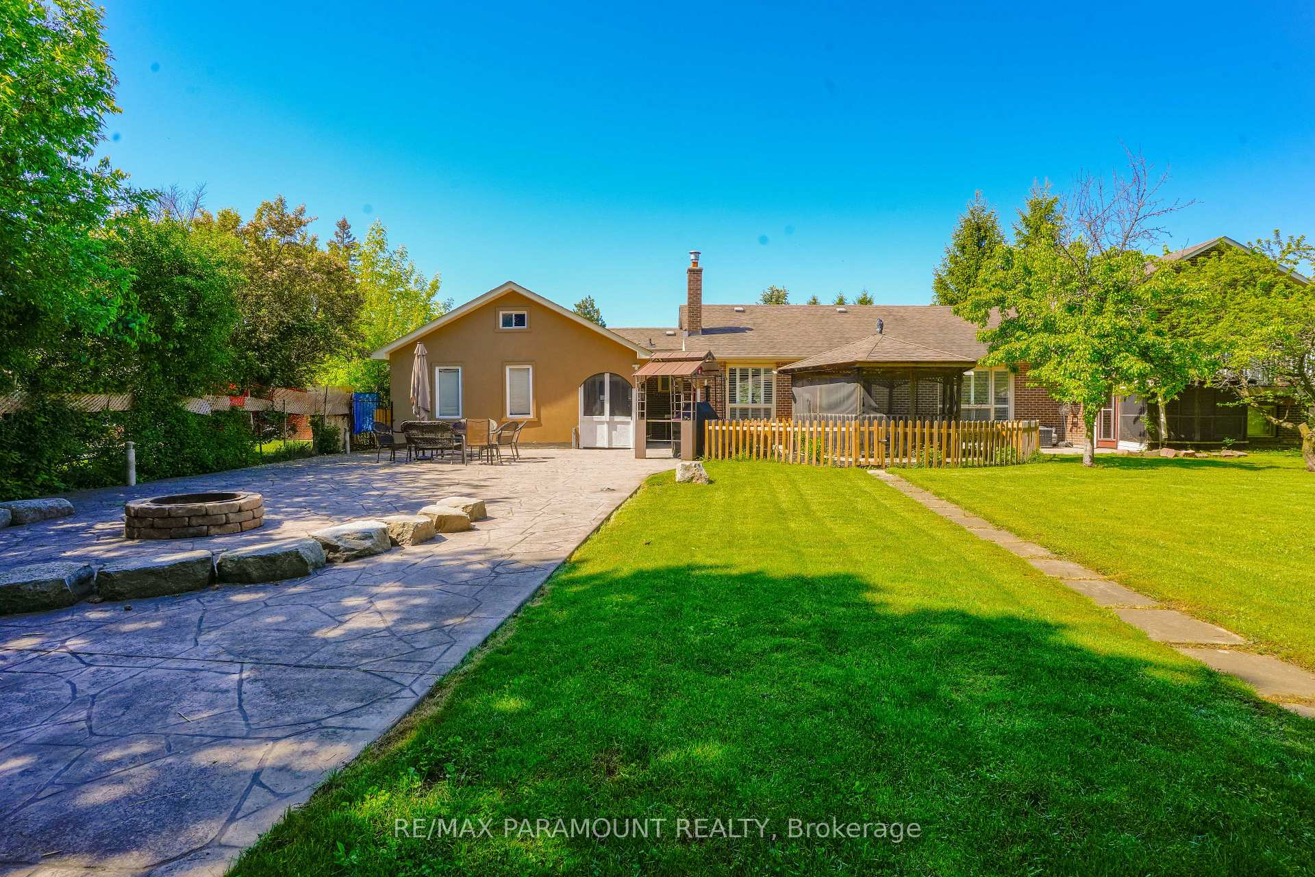 Photo 43 of 48 Boreham Circle, Brampton, Snelgrove — HOMEH