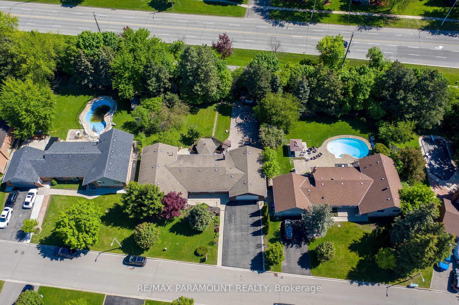 Photo 46 of 48 Boreham Circle, Brampton, Snelgrove — HOMEH
