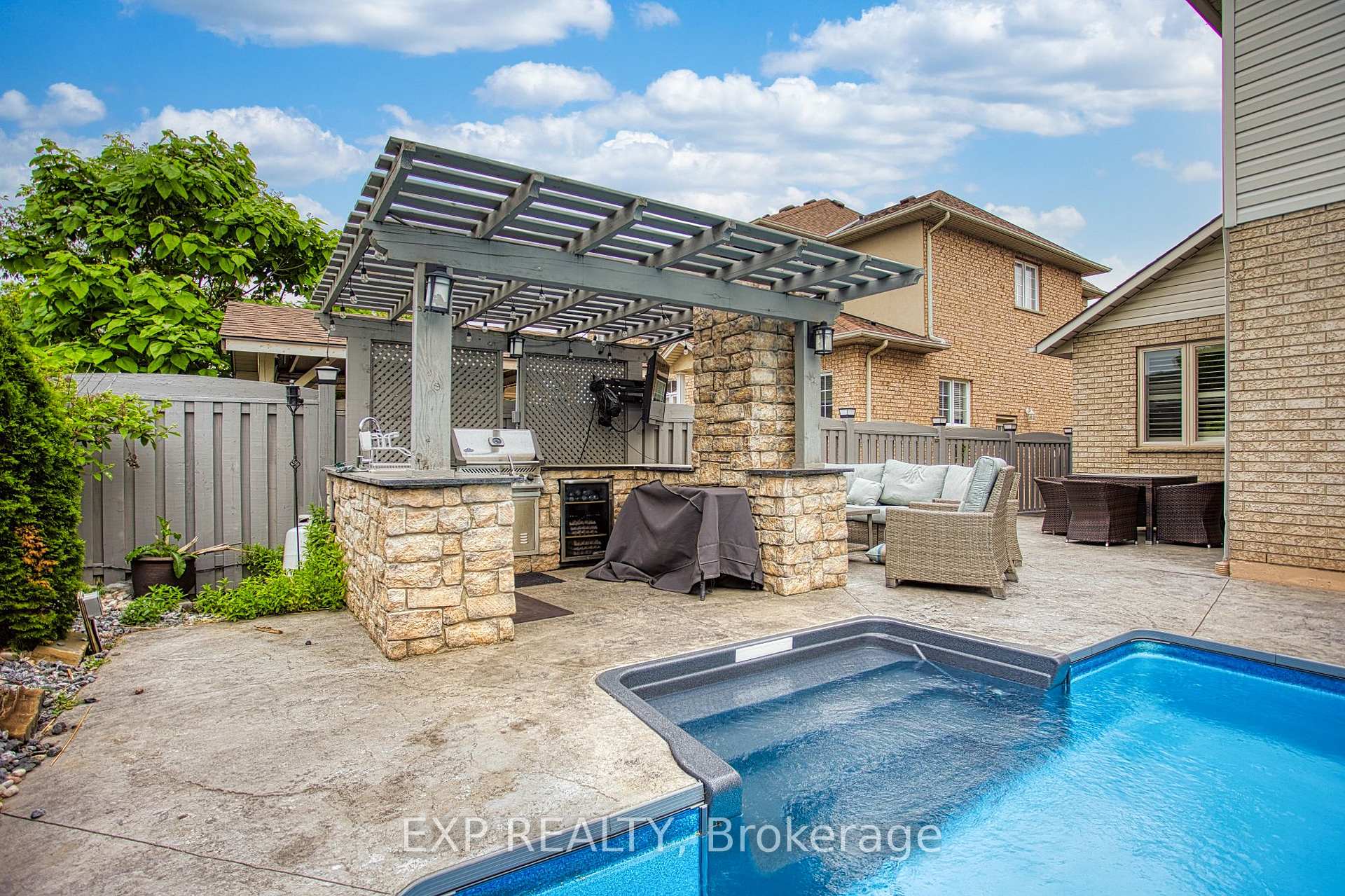 Photo 38 of 50 Tuscani Drive, Hamilton, Winona — HOMEH