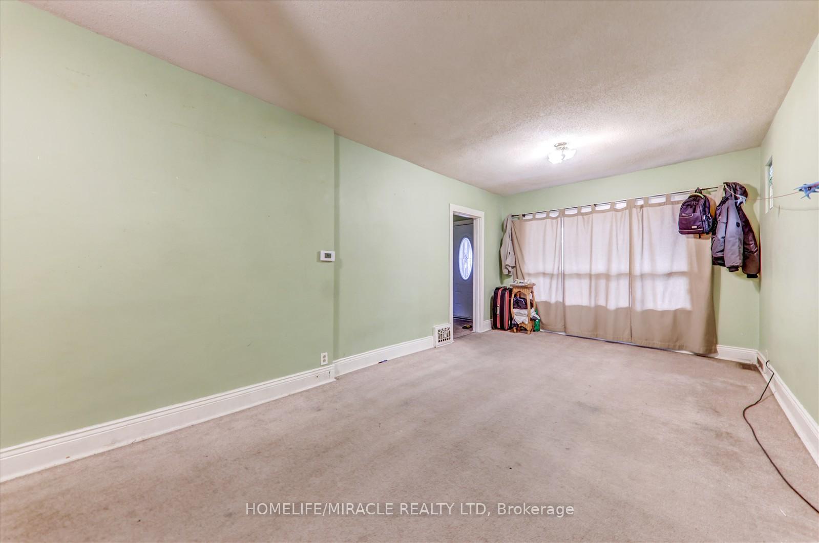 Photo 11 of 10 St Matthews Avenue, Hamilton, Beasley — HOMEH