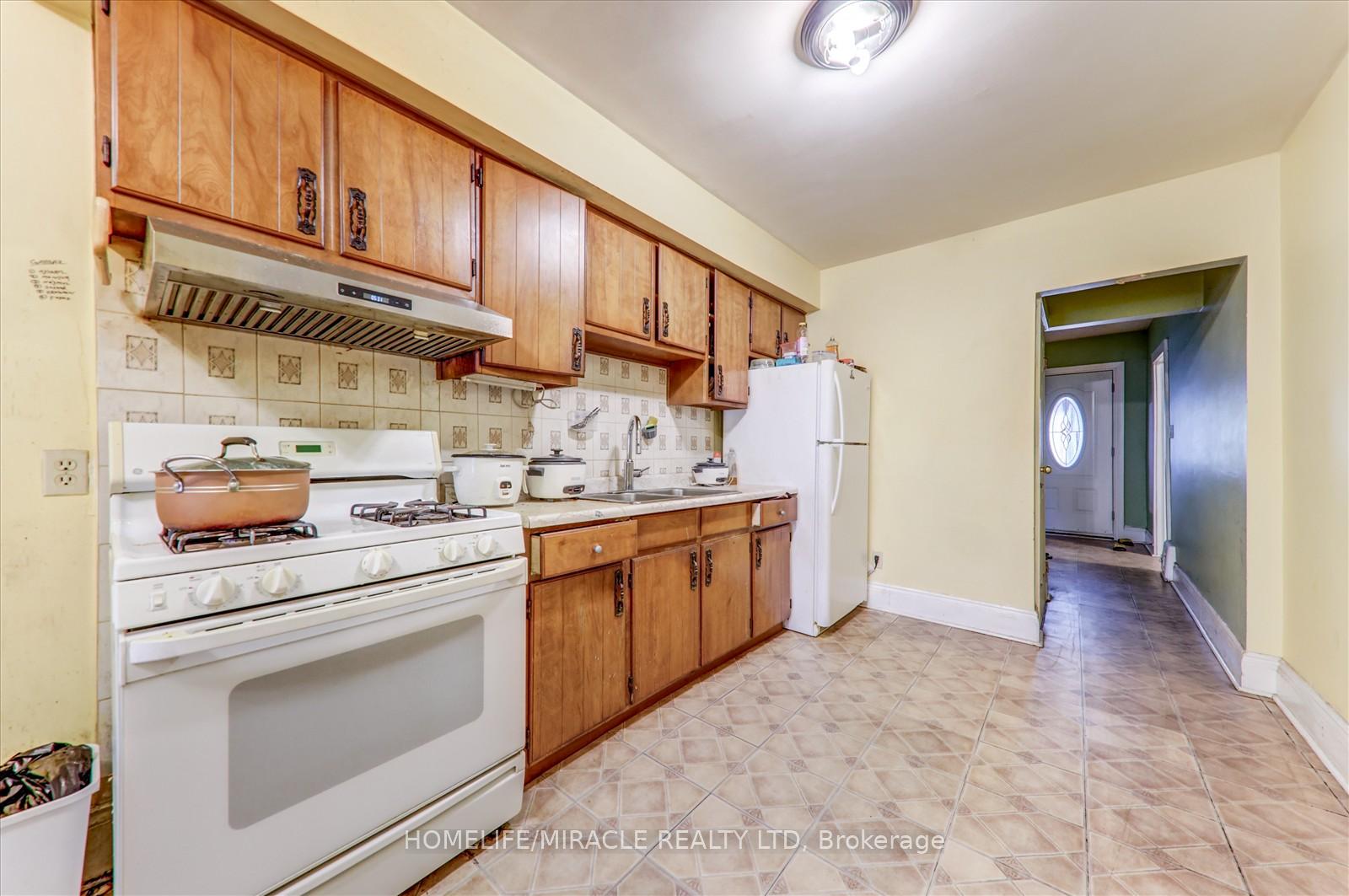Photo 14 of 10 St Matthews Avenue, Hamilton, Beasley — HOMEH
