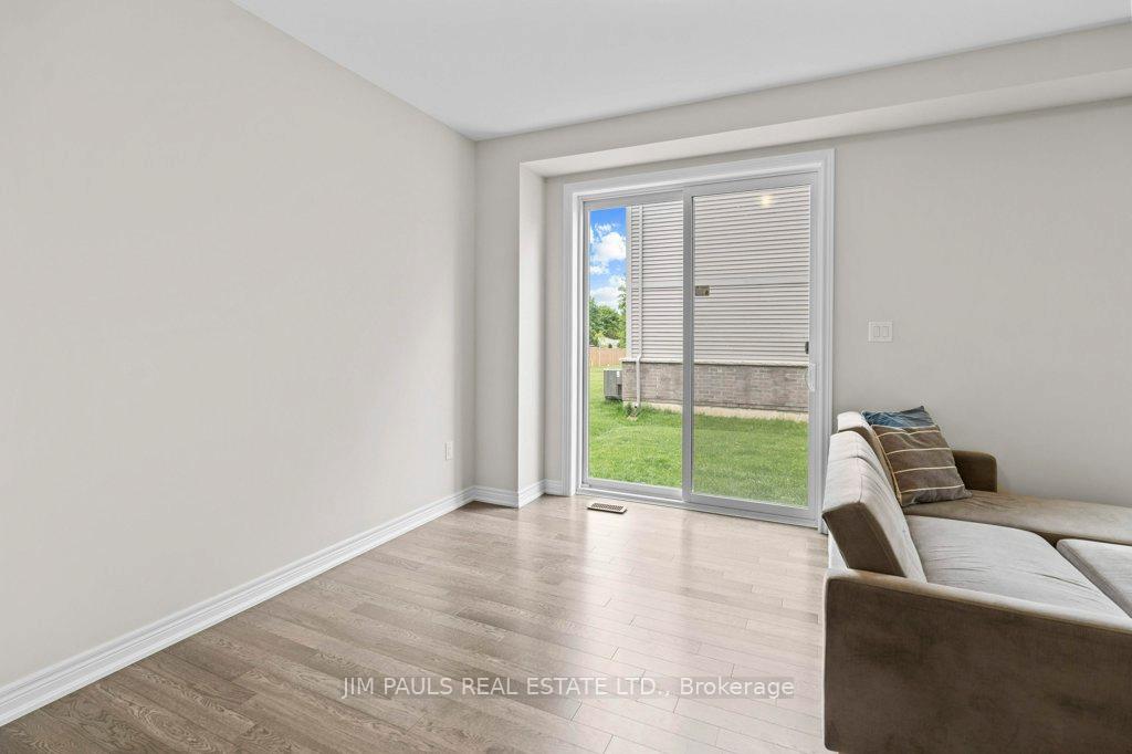 Photo 21 of 94 Marion Street, Hamilton, Mount Hope — HOMEH
