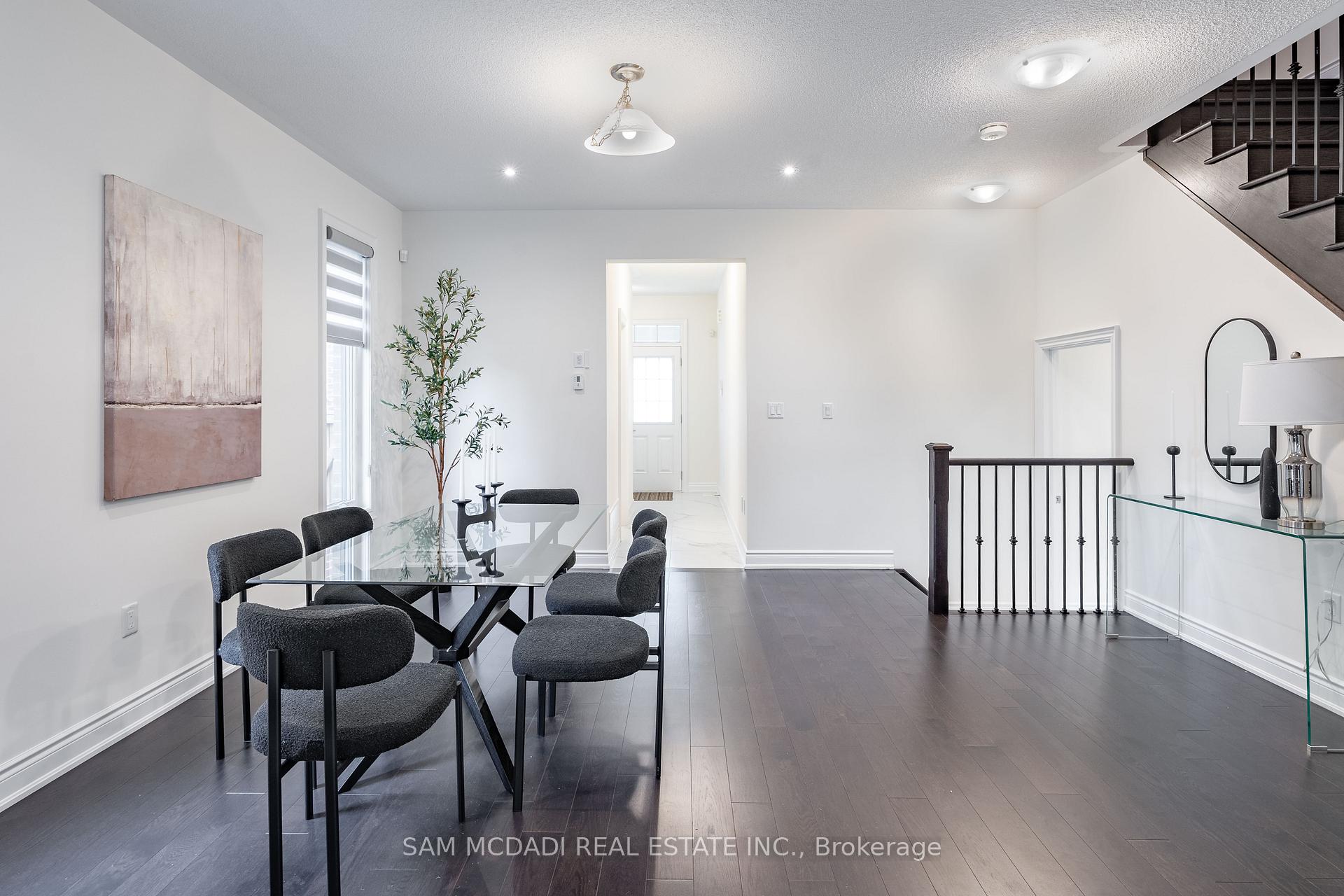 Photo 2 of 56 Workgreen Park Way, Brampton, Bram West — HOMEH