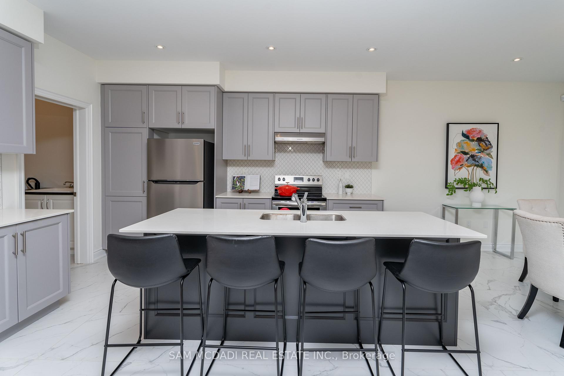 Photo 6 of 56 Workgreen Park Way, Brampton, Bram West — HOMEH