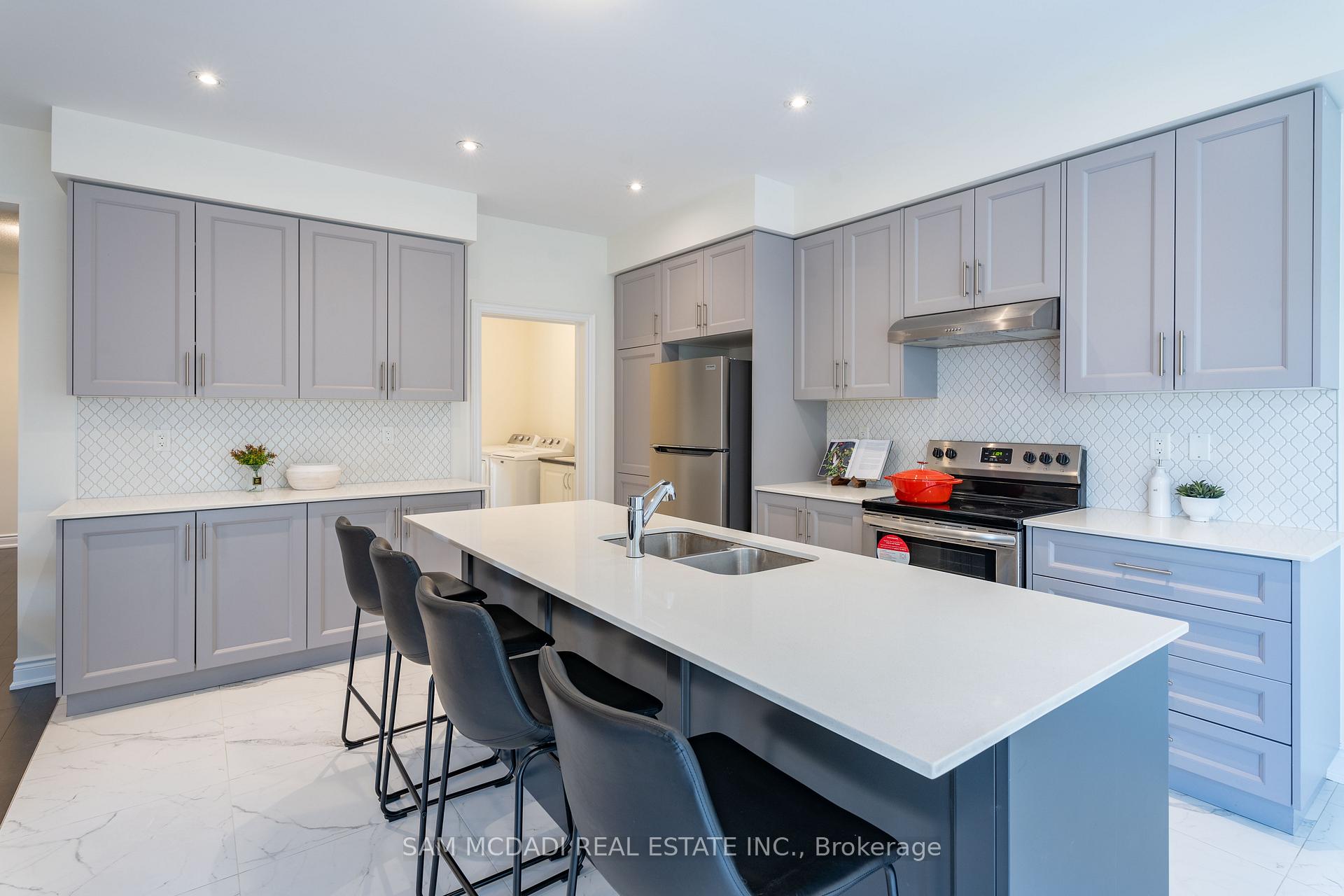 Photo 11 of 56 Workgreen Park Way, Brampton, Bram West — HOMEH