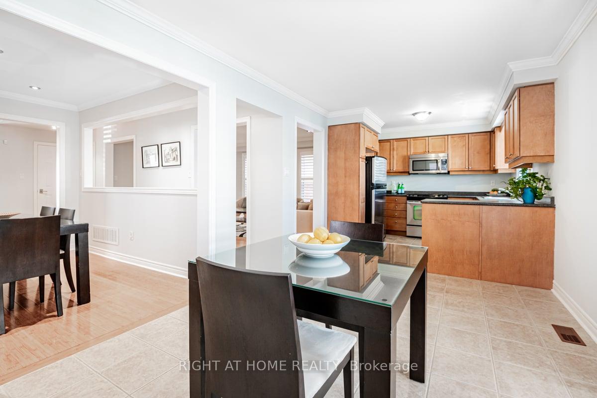 Photo 11 of 58 Falvo Street, Vaughan, Maple — HOMEH