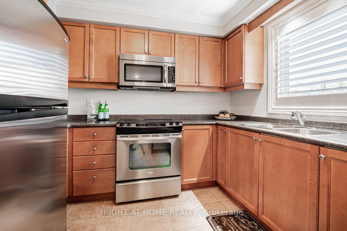 Photo 13 of 58 Falvo Street, Vaughan, Maple — HOMEH