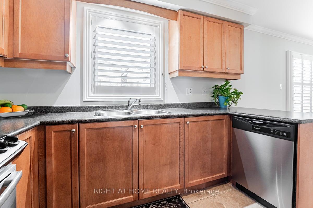 Photo 14 of 58 Falvo Street, Vaughan, Maple — HOMEH