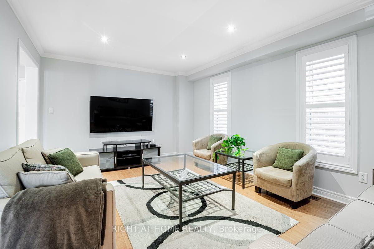 Photo 15 of 58 Falvo Street, Vaughan, Maple — HOMEH