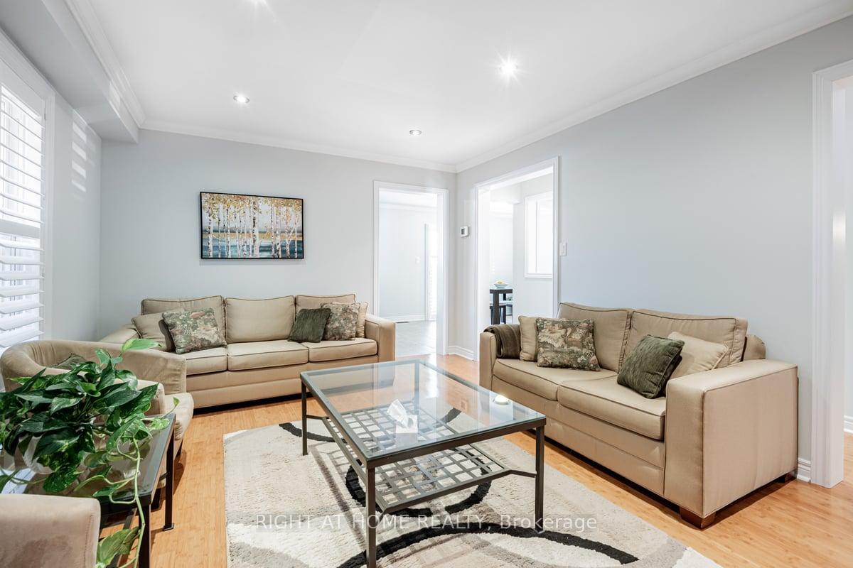 Photo 18 of 58 Falvo Street, Vaughan, Maple — HOMEH