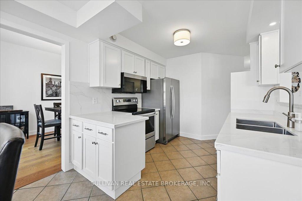 Photo 11 of 17 Rockhaven Lane, Hamilton, Waterdown — HOMEH