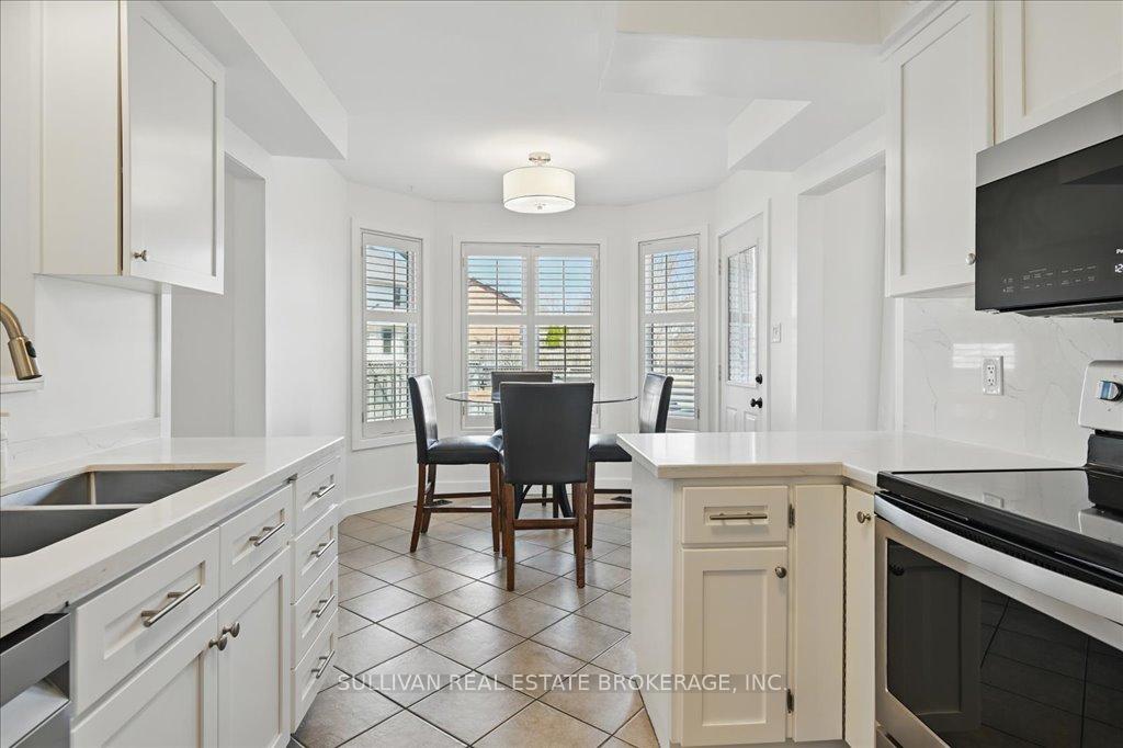Photo 14 of 17 Rockhaven Lane, Hamilton, Waterdown — HOMEH