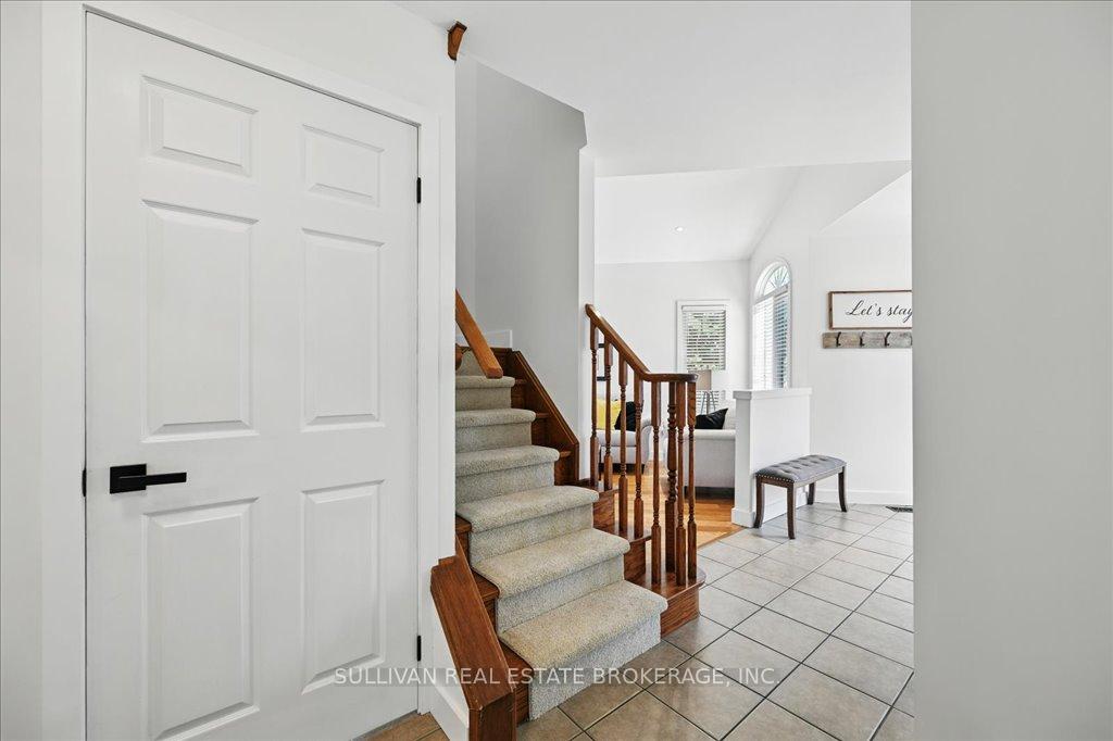 Photo 20 of 17 Rockhaven Lane, Hamilton, Waterdown — HOMEH