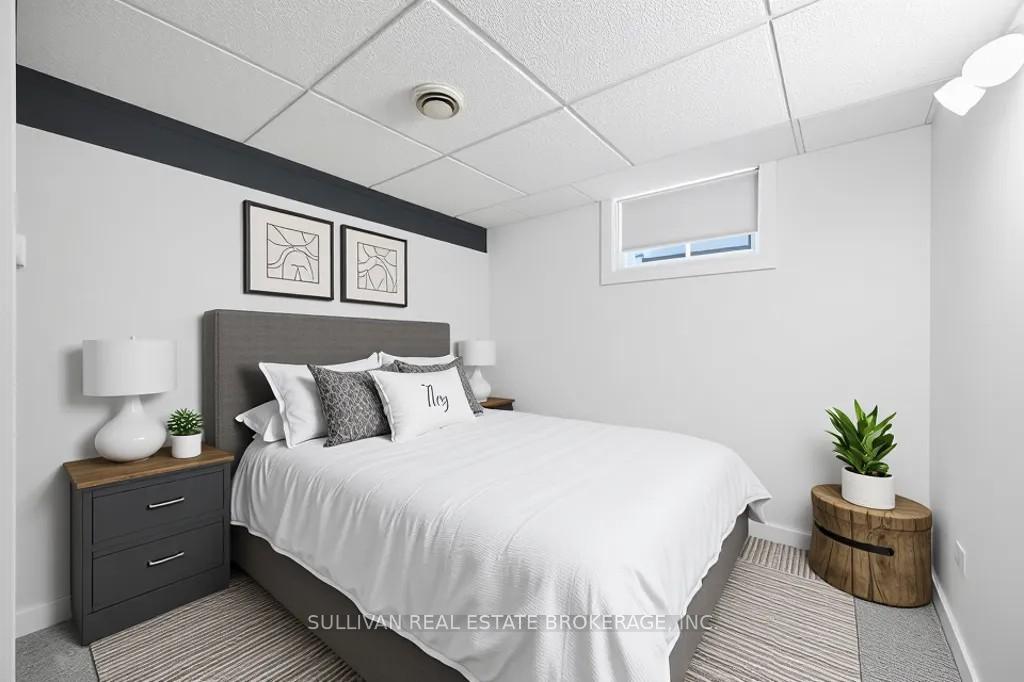 Photo 38 of 17 Rockhaven Lane, Hamilton, Waterdown — HOMEH