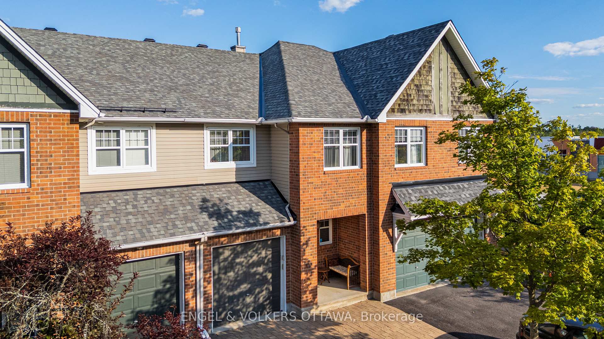 Photo 2 of 102 Shepody Circle, Ottawa, Blossom Park/Kemp Park/Findlay Creek — HOMEH