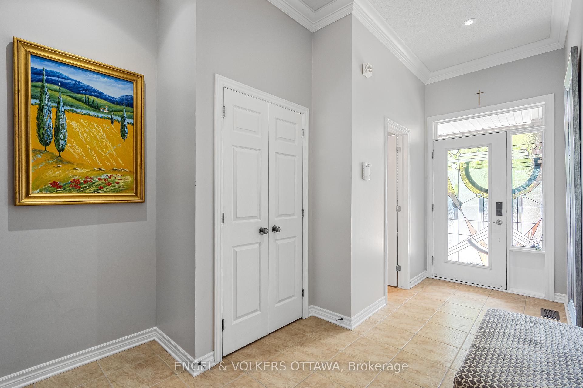 Photo 4 of 102 Shepody Circle, Ottawa, Blossom Park/Kemp Park/Findlay Creek — HOMEH