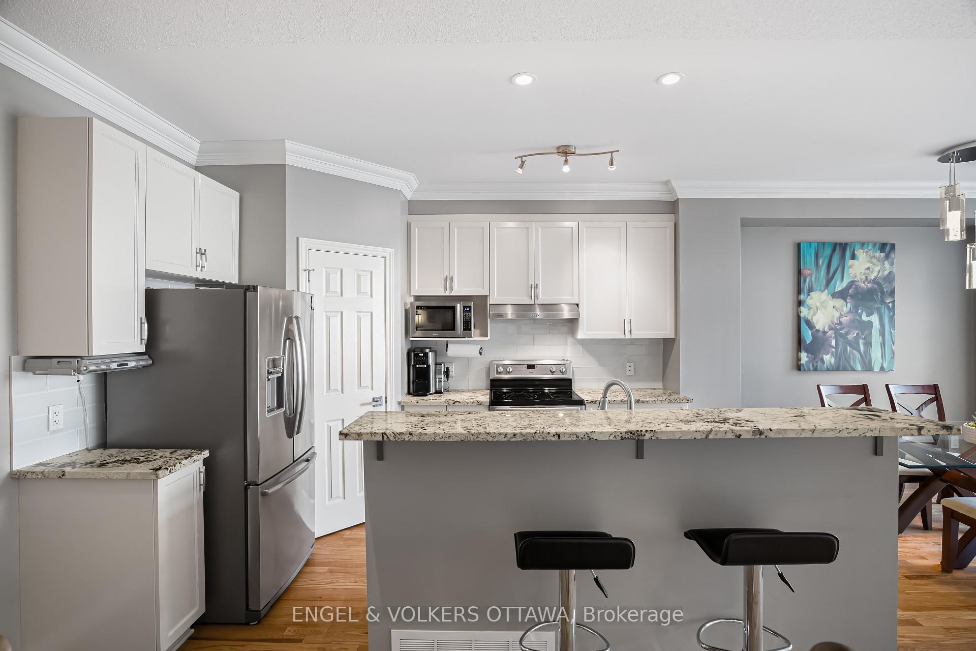 Photo 8 of 102 Shepody Circle, Ottawa, Blossom Park/Kemp Park/Findlay Creek — HOMEH