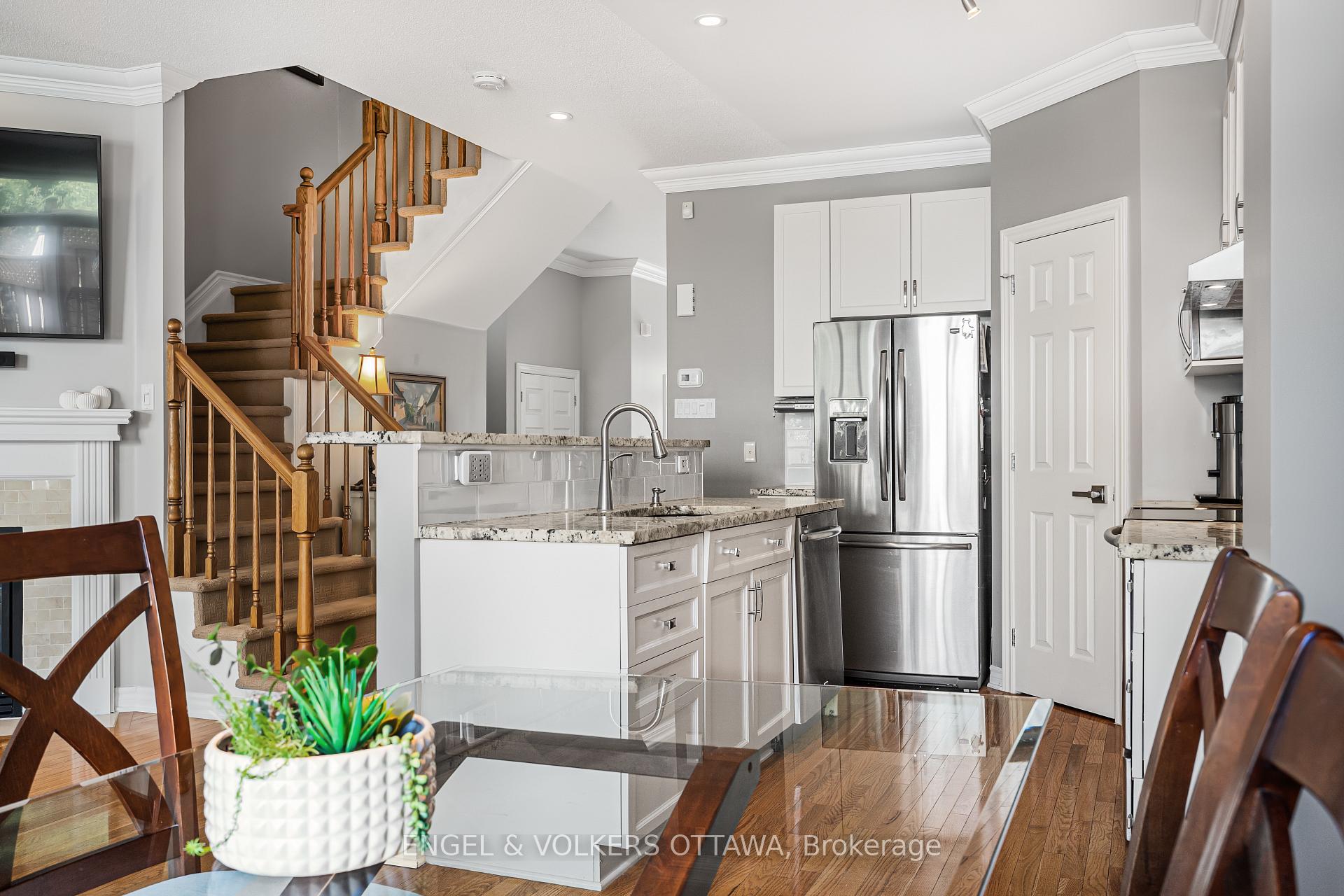 Photo 13 of 102 Shepody Circle, Ottawa, Blossom Park/Kemp Park/Findlay Creek — HOMEH