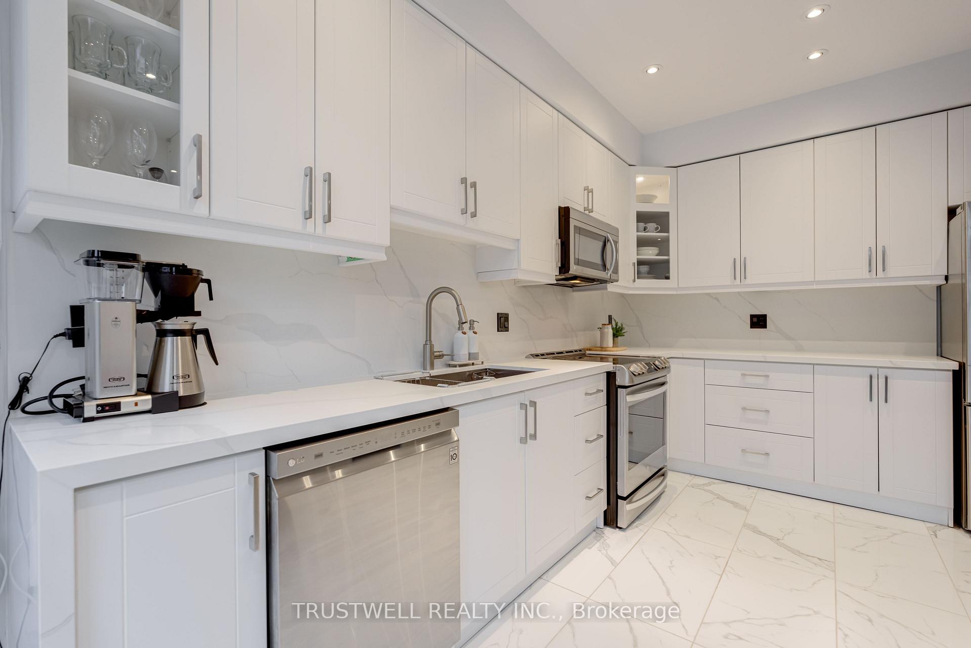 Photo 9 of 60 Fontebella Avenue, Vaughan, Vellore Village — HOMEH