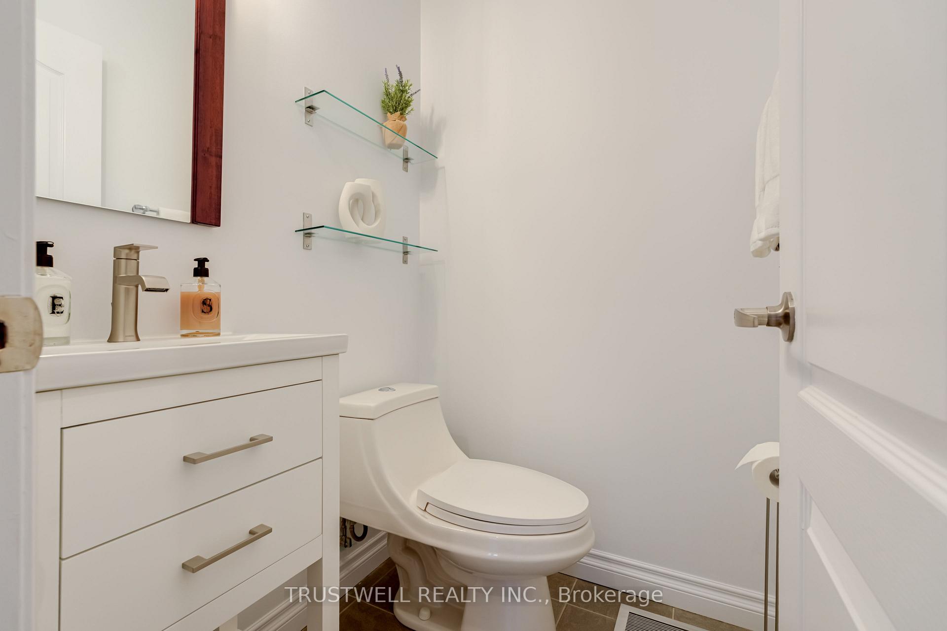 Photo 11 of 60 Fontebella Avenue, Vaughan, Vellore Village — HOMEH