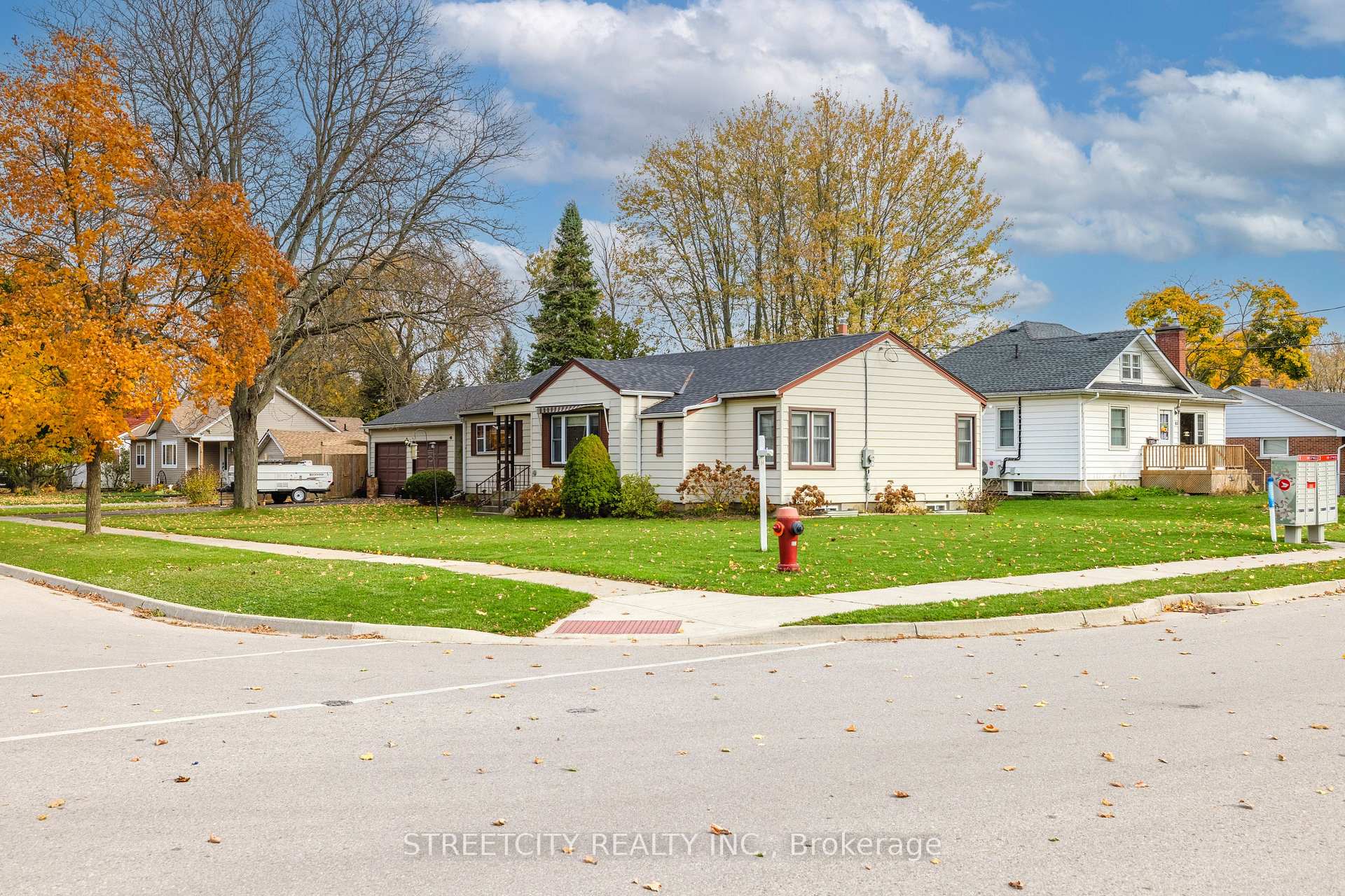 Photo 6 of 3 Davis Avenue, Aylmer — HOMEH