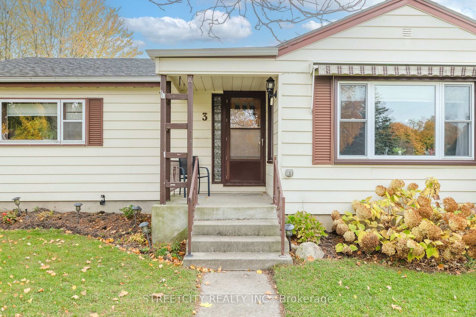 Photo 7 of 3 Davis Avenue, Aylmer — HOMEH