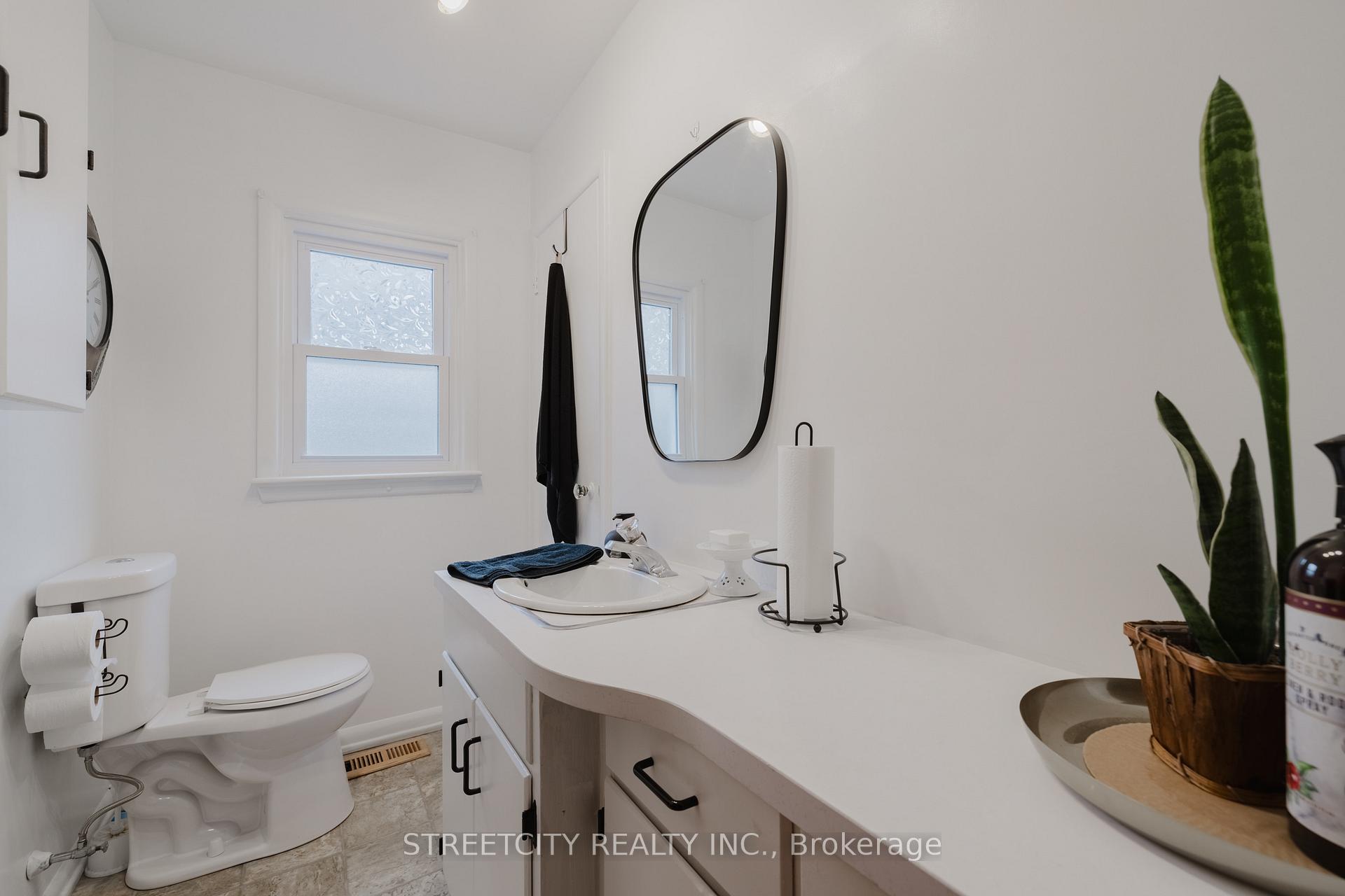 Photo 17 of 3 Davis Avenue, Aylmer — HOMEH