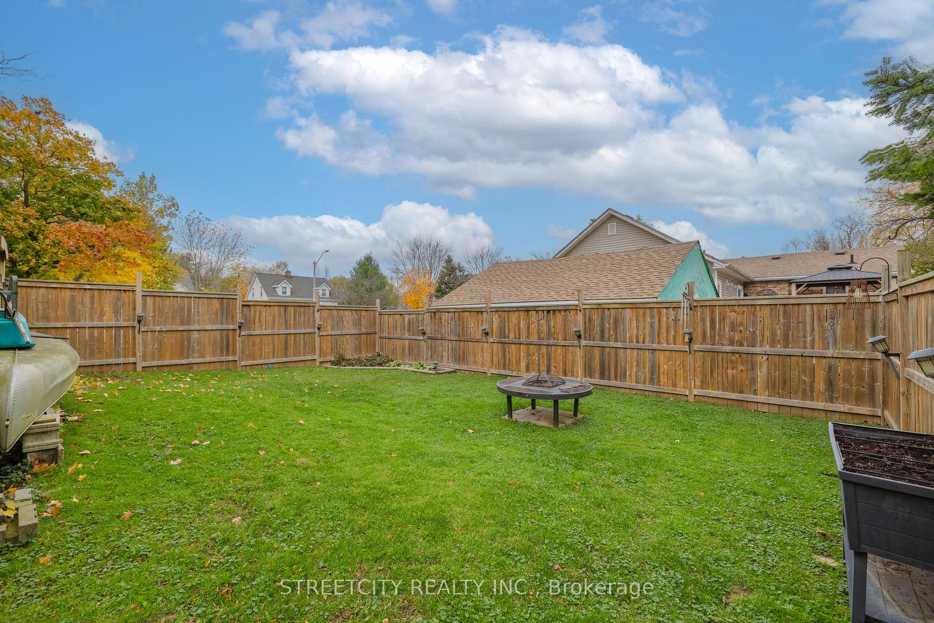Photo 25 of 3 Davis Avenue, Aylmer — HOMEH