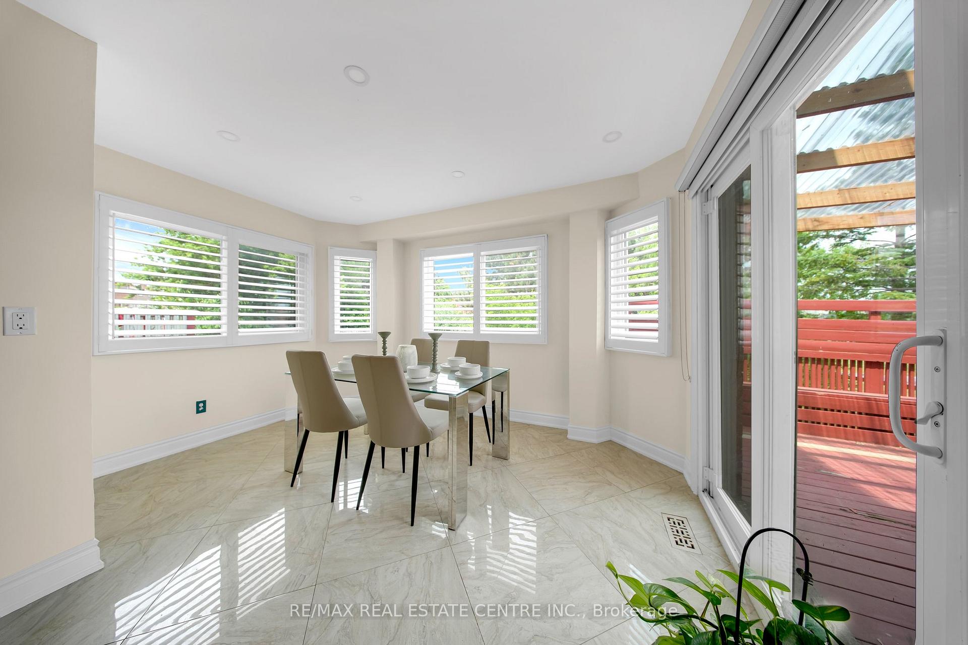 Photo 20 of 30 Oaklea Boulevard, Brampton, Fletcher's Creek South — HOMEH