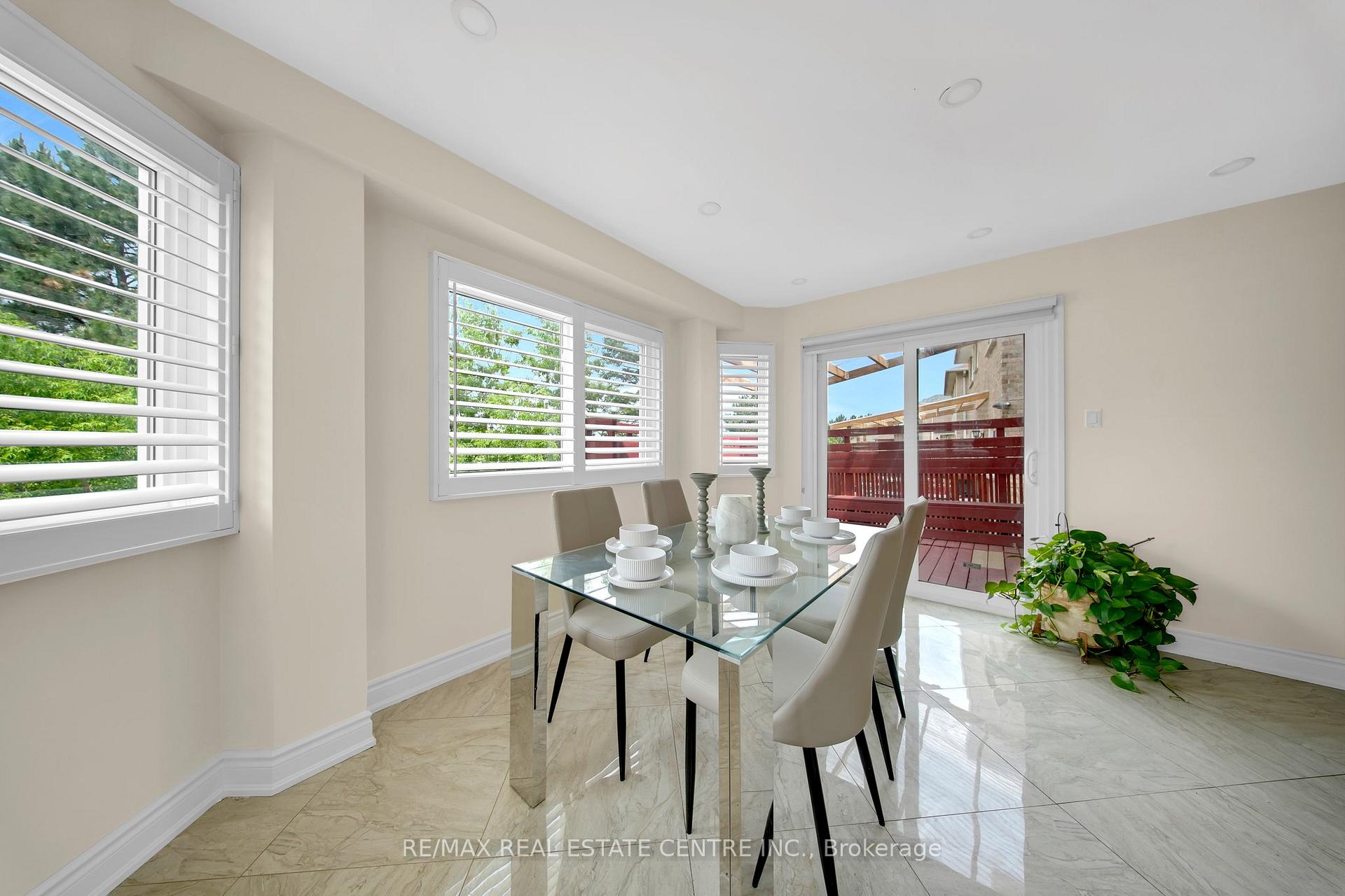 Photo 21 of 30 Oaklea Boulevard, Brampton, Fletcher's Creek South — HOMEH