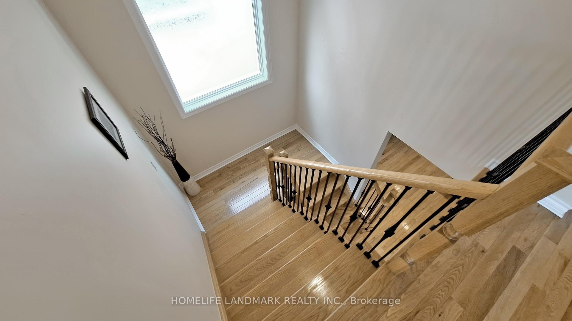 Photo 17 of 34 Wallwark Street, Aurora, Bayview Northeast — HOMEH