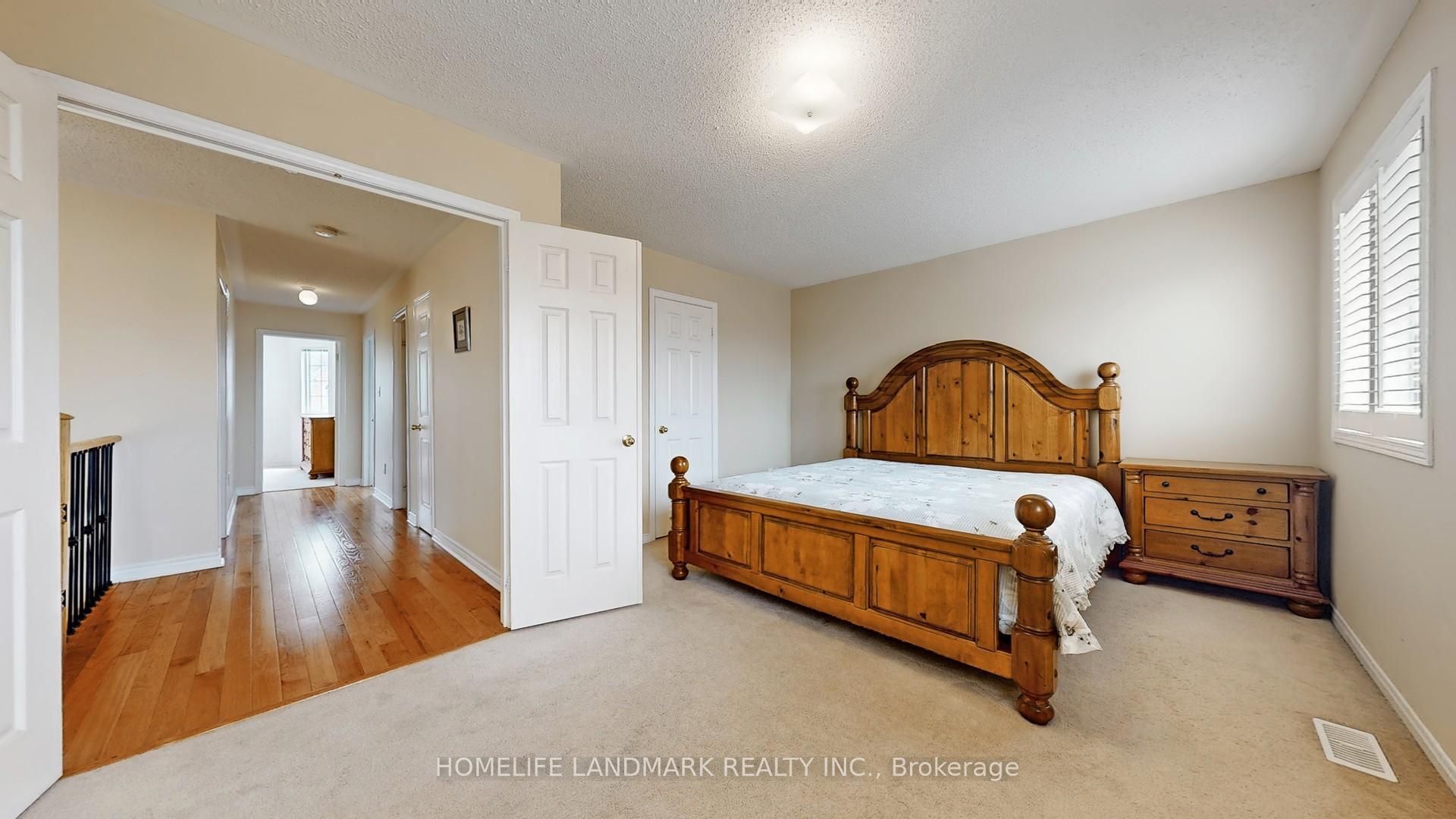 Photo 19 of 34 Wallwark Street, Aurora, Bayview Northeast — HOMEH
