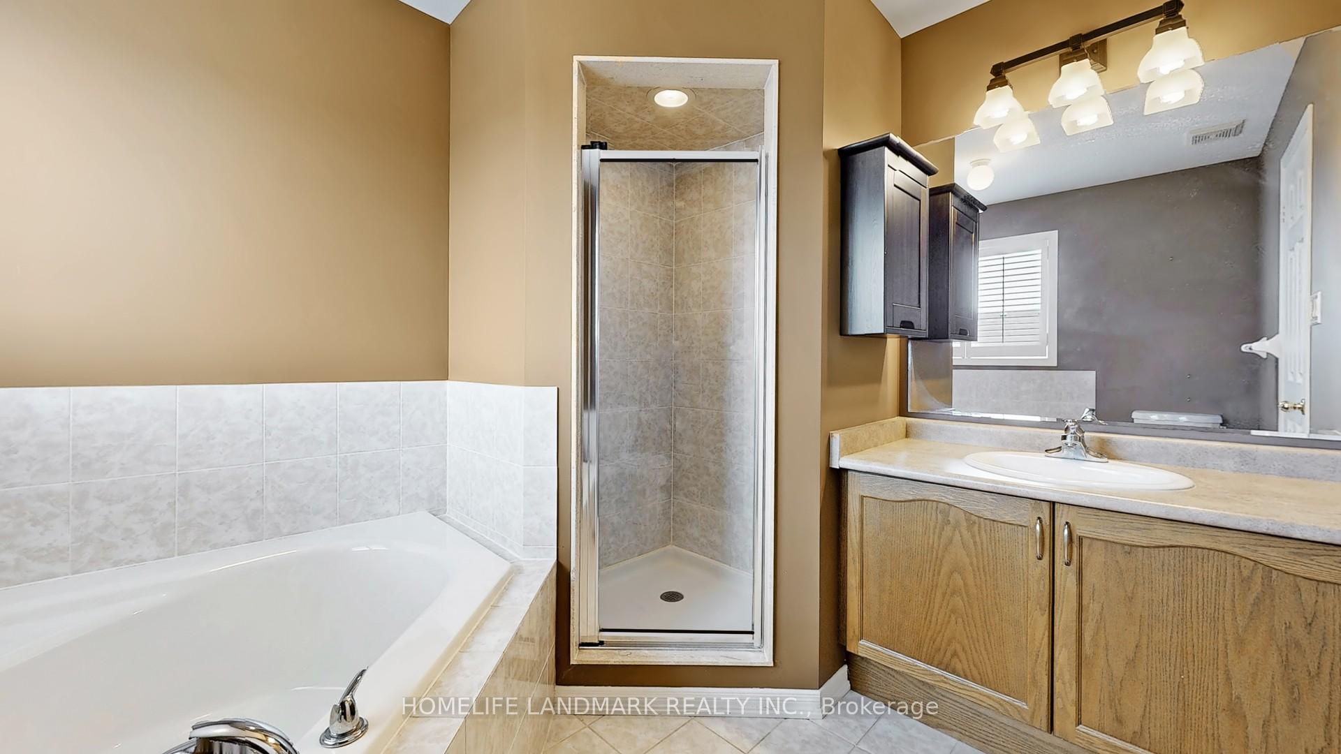Photo 20 of 34 Wallwark Street, Aurora, Bayview Northeast — HOMEH