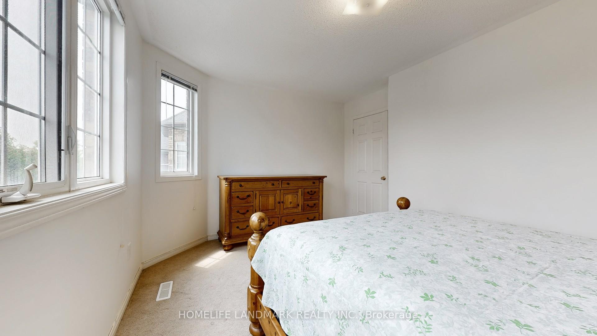 Photo 24 of 34 Wallwark Street, Aurora, Bayview Northeast — HOMEH