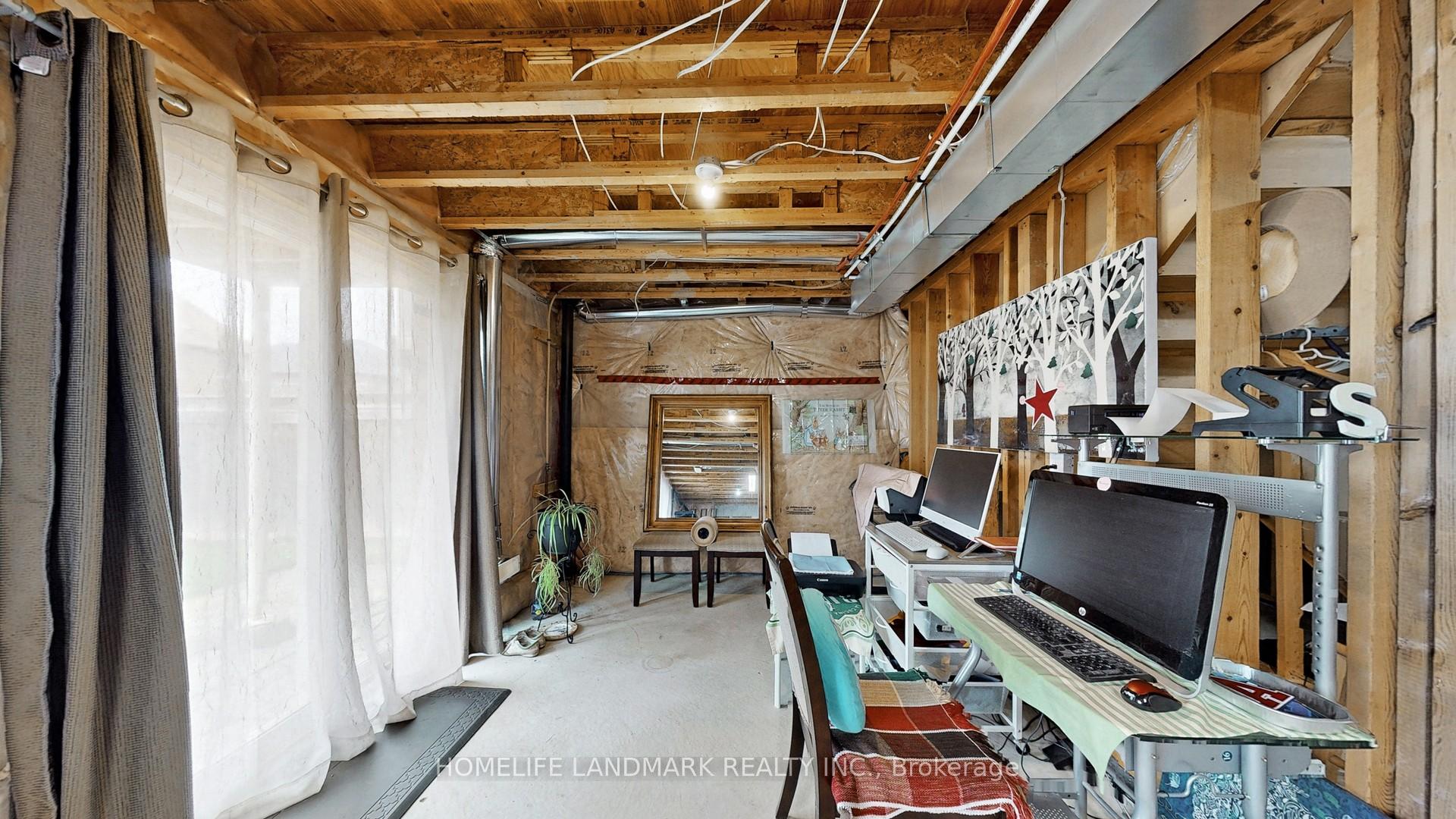 Photo 30 of 34 Wallwark Street, Aurora, Bayview Northeast — HOMEH