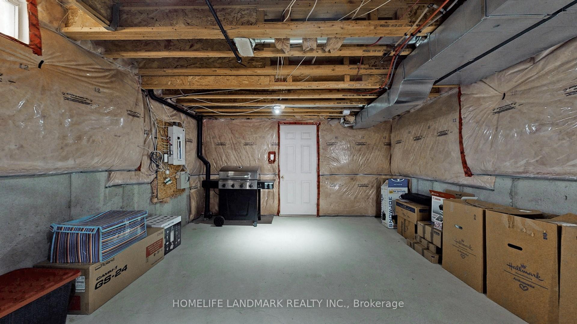 Photo 32 of 34 Wallwark Street, Aurora, Bayview Northeast — HOMEH