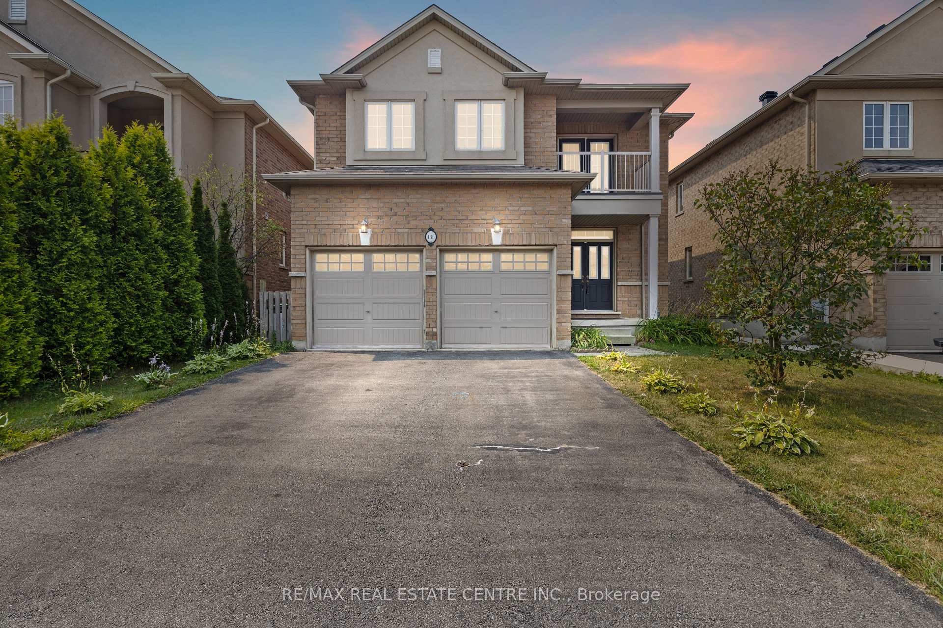 Photo 1 of 135 Raymond Road, Hamilton, Meadowlands — HOMEH