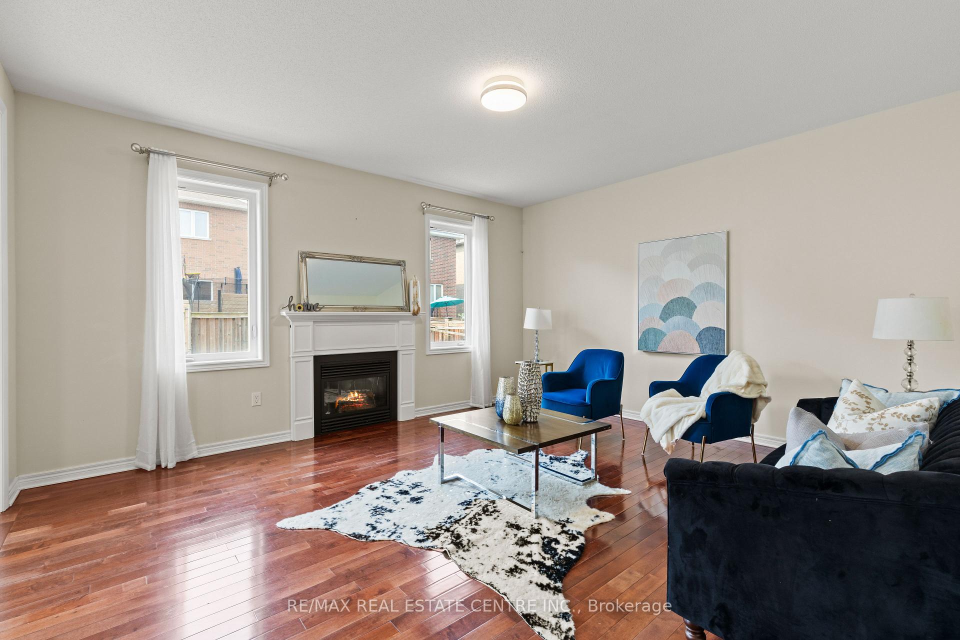 Photo 11 of 135 Raymond Road, Hamilton, Meadowlands — HOMEH
